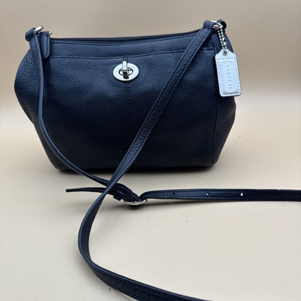 Coach Park black leather crossbody vintage 90s y2k green satin interior